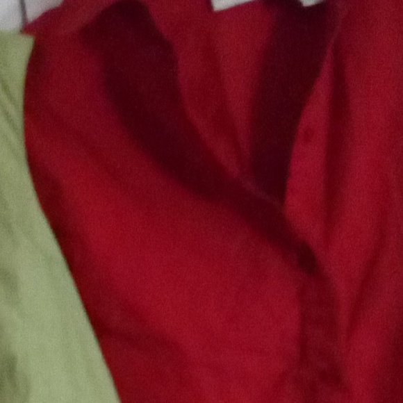 Two tailored tank tops green and red - Picture 2 of 2